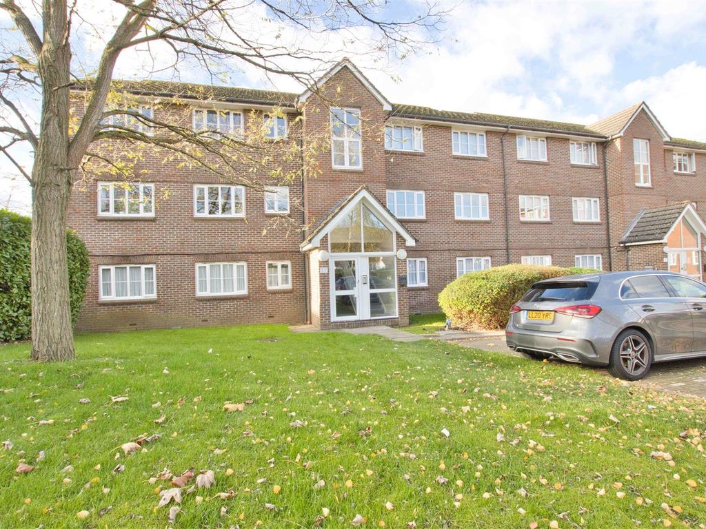 1 bed flat for sale in Corfe Close, Borehamwood WD6 Zoopla