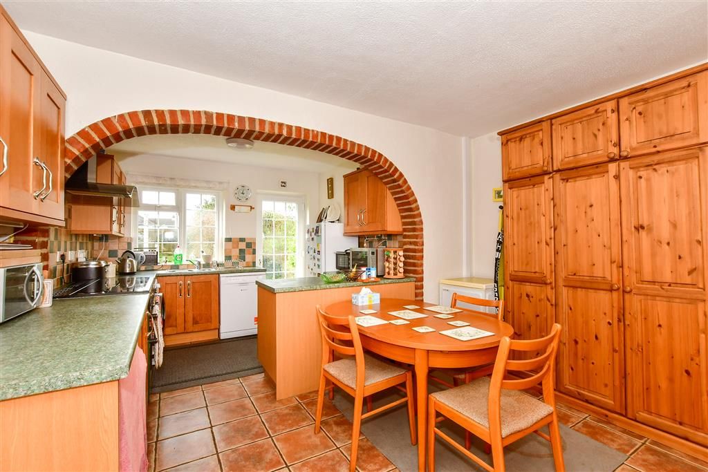 3 bed semidetached bungalow for sale in Helena Road, CapelLeFerne