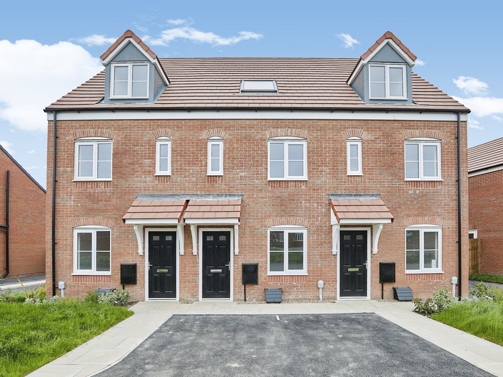 3 bed town house for sale in Beamhill Road, Anslow, BurtonOnTrent DE13, £67,500 Zoopla