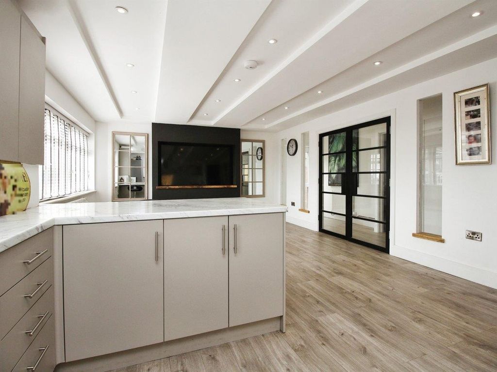 2 bed bungalow to rent in Stonehouse Road, Yaxley, Peterborough PE7, £