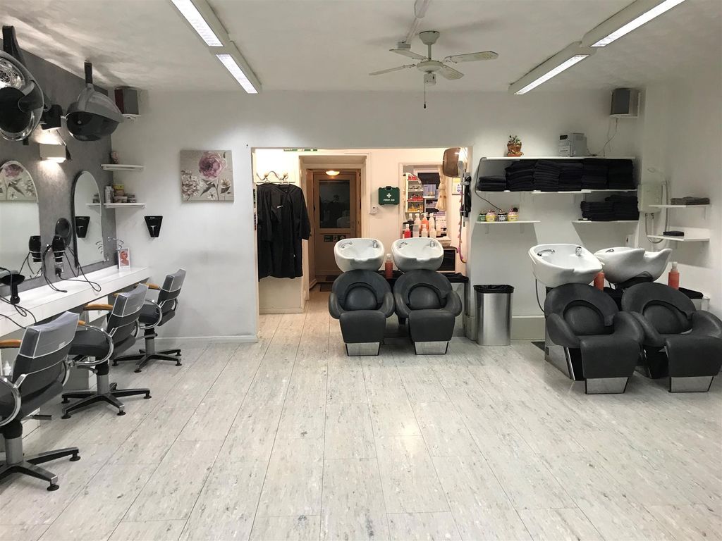 A Highly Reputable Hairdressers And Stylist MK41, Bedford  