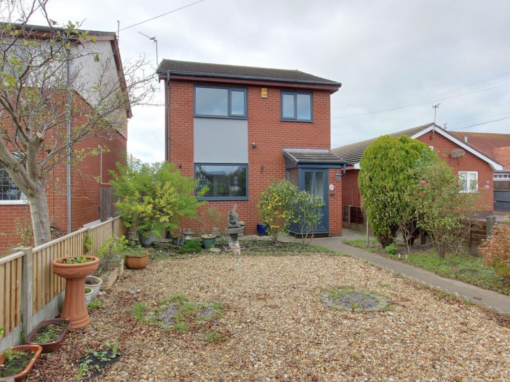 3 bed detached house for sale in Fleetwood Road, Fleetwood FY7, £