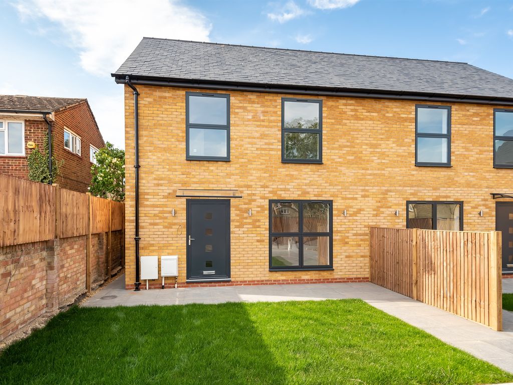 New home, 3 bed semidetached house for sale in Heywood Court Close, Maidenhead SL6 Zoopla