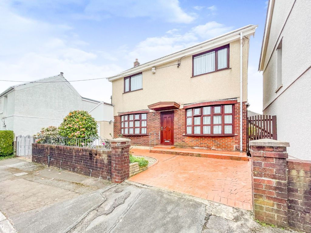 3 bed detached house for sale in woodlands road, loughor, swansea, west glamorgan sa4