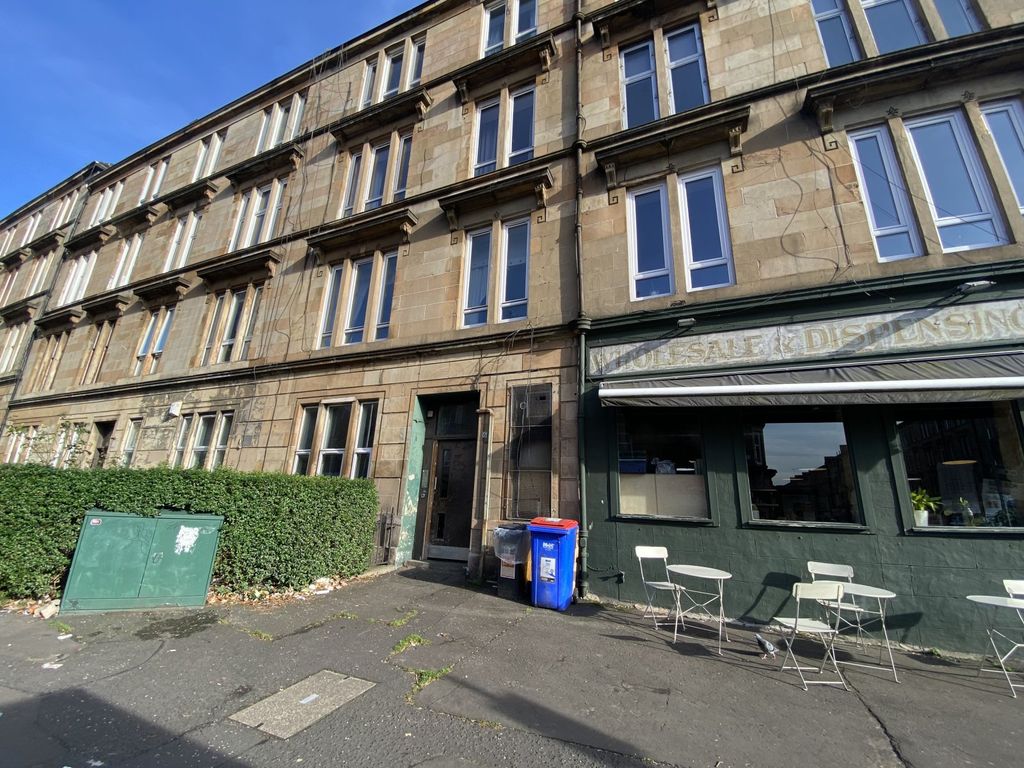 2 bed flat to rent in Armadale Street, Dennistoun, Glasgow G31, £950