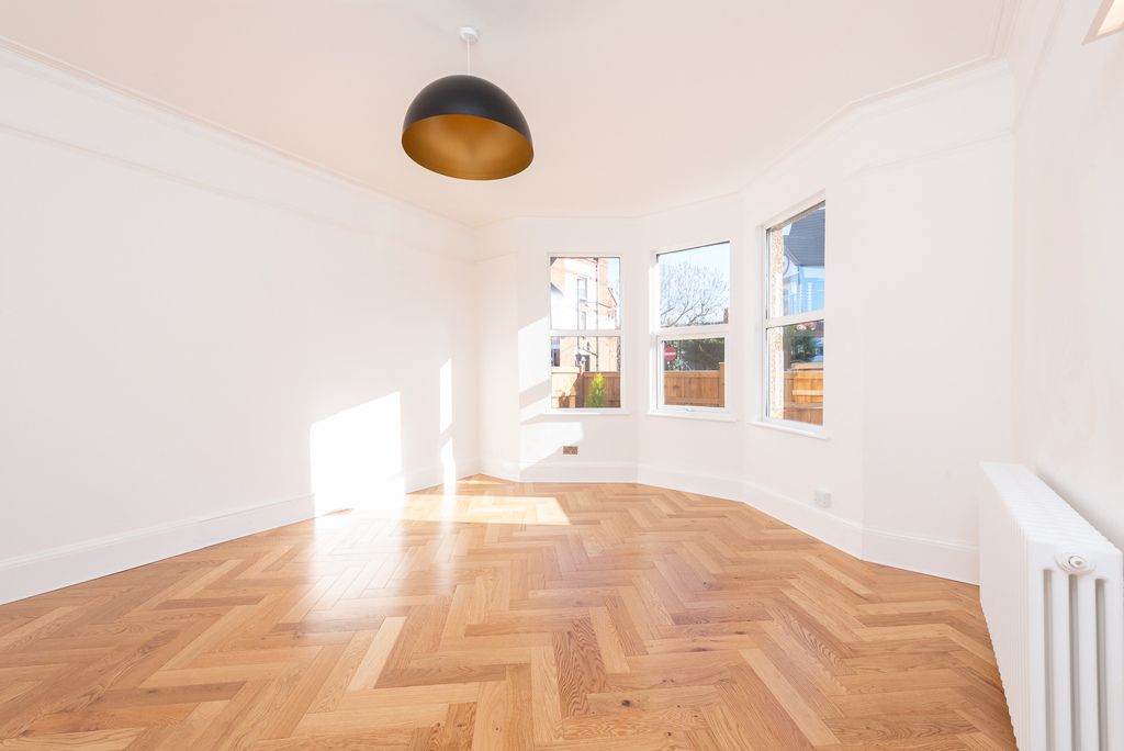 3 bed flat for sale in Babington Road, London SW16 Zoopla