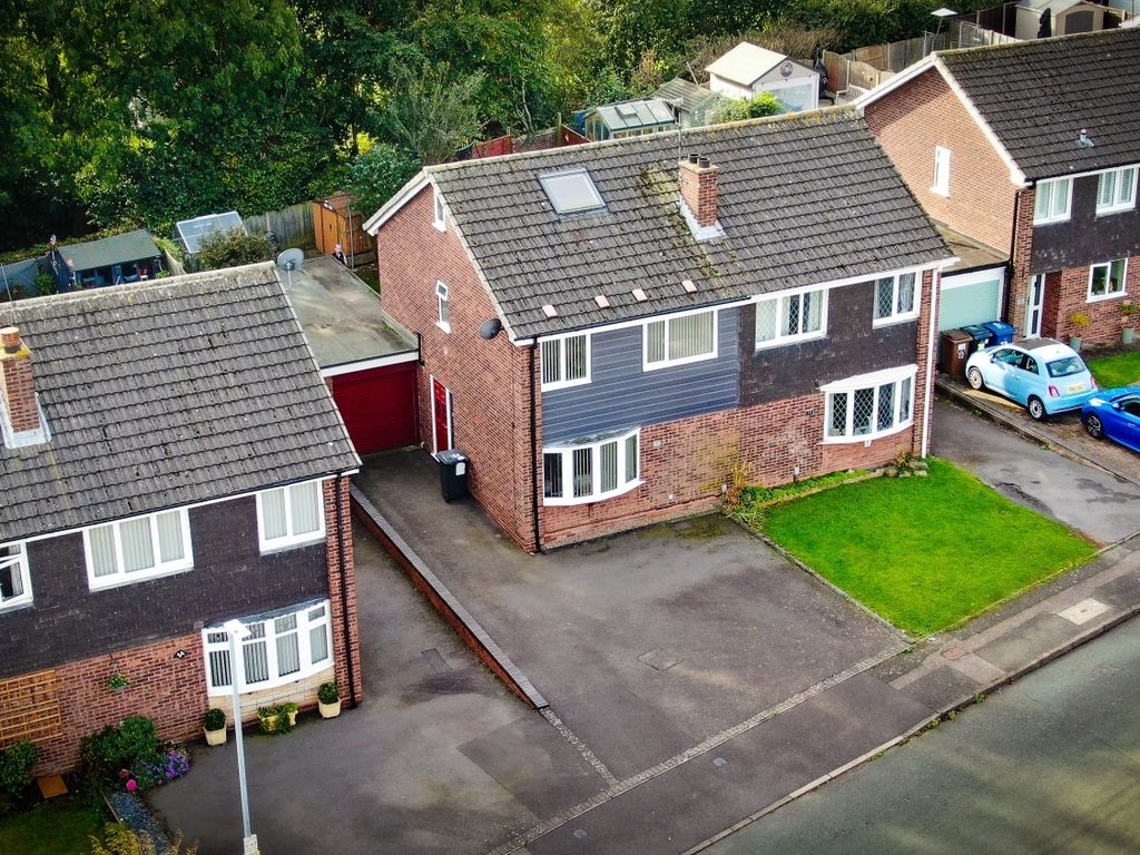 4 bed semidetached house for sale in St. Margarets Road, Lichfield, Staffordshire WS13, £