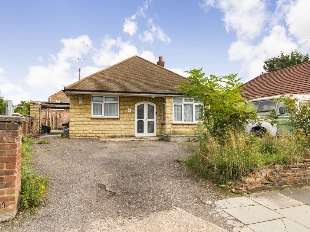 2 bed detached bungalow for sale in Whitby Road, Harrow HA2 Zoopla