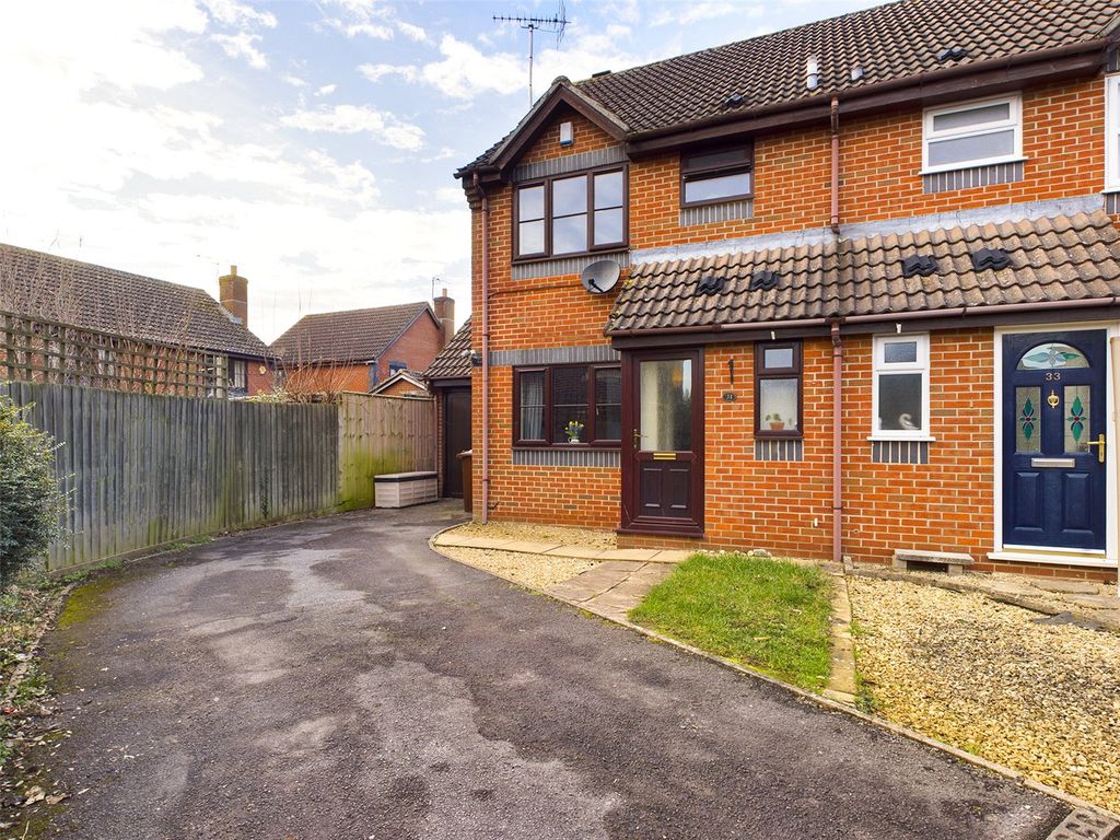 3 bed semidetached house for sale in Boakes Drive, Stonehouse