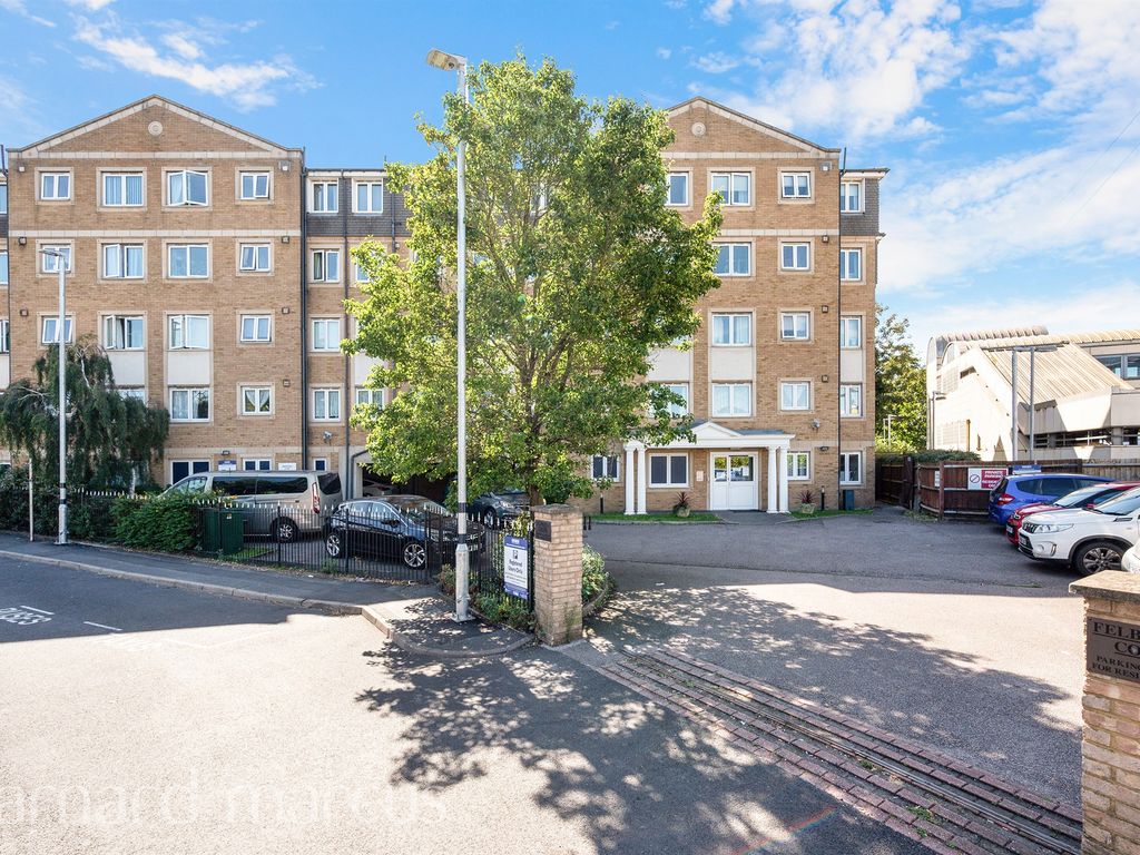 2 bed flat for sale in High Street, Feltham TW13, £130,000 Zoopla