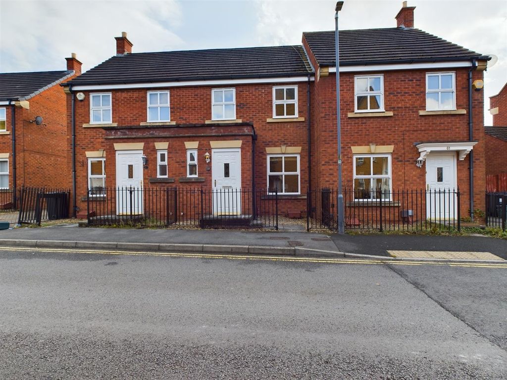 2 bed property to rent in Wright Way, Stapleton, Bristol BS16, £1,350