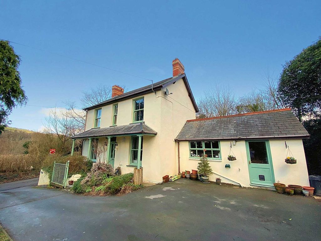 3 bed detached house for sale in Llanbadarn Fawr, Aberystwyth SY23, £