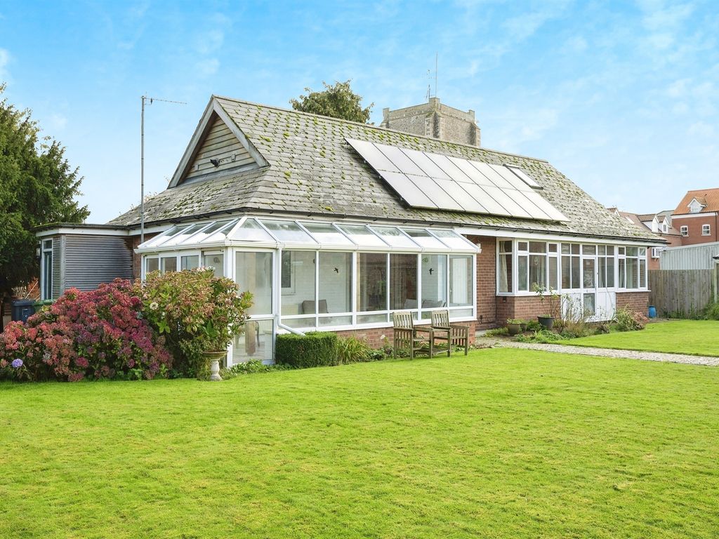 3 bed bungalow for sale in Bank Street, Stalham, Norwich NR12, £500,000