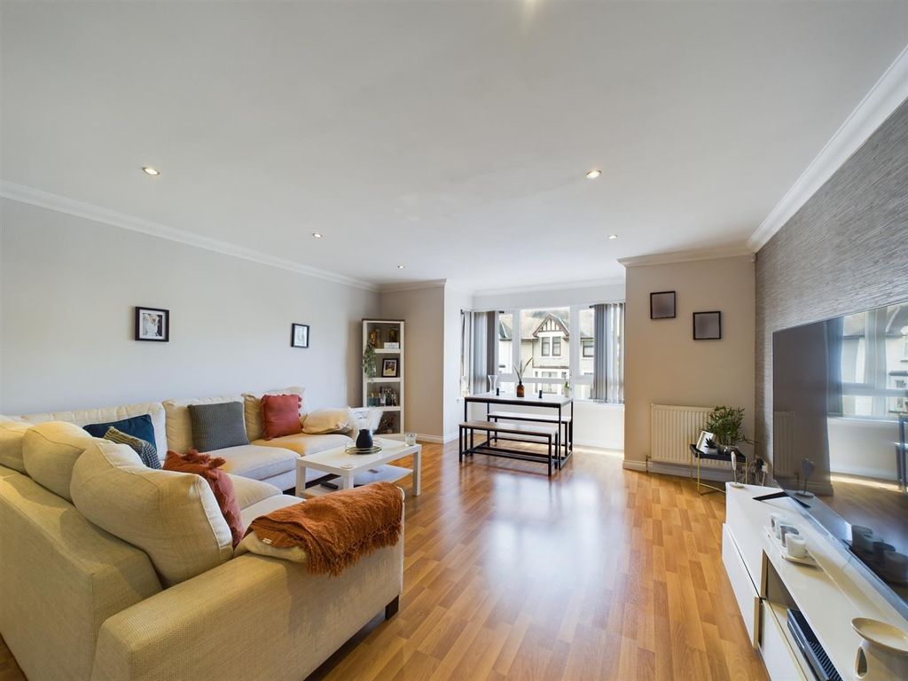 2 bed flat for sale in 111F Jeanfield Road, Perth PH1, £148,500 Zoopla