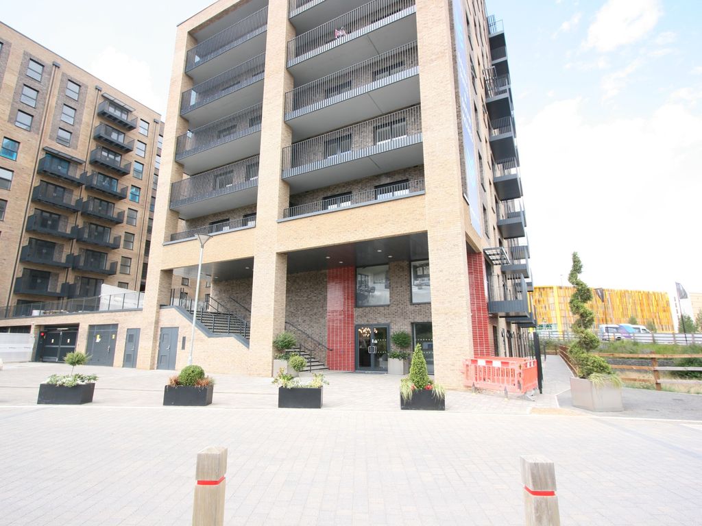 2 bed flat to rent in Colnebank Drive, Watford WD18 Zoopla