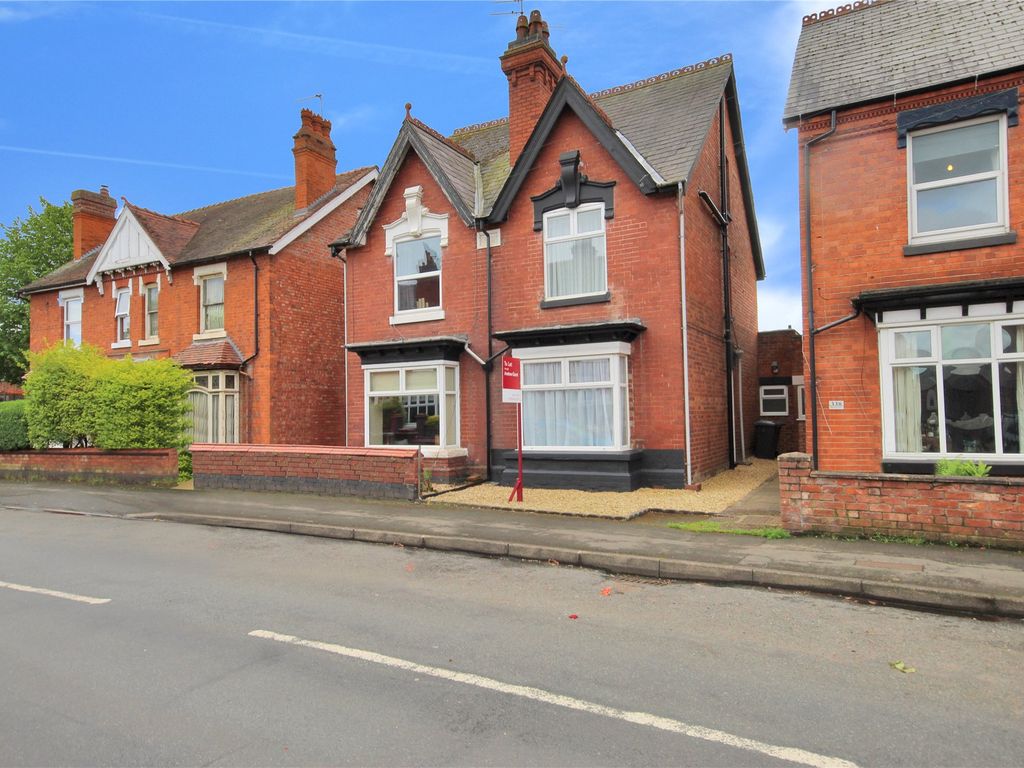 3 bed semidetached house to rent in Hurcott Road, Kidderminster DY10