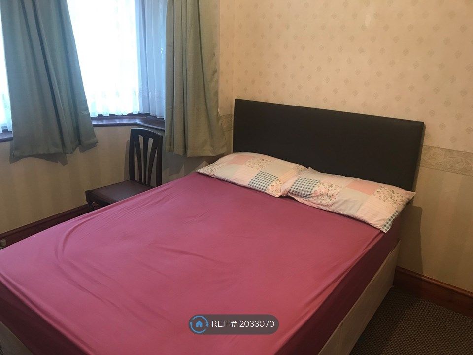 Room to rent in Hamilton Road, Gillingham ME7, £550 pcm Zoopla