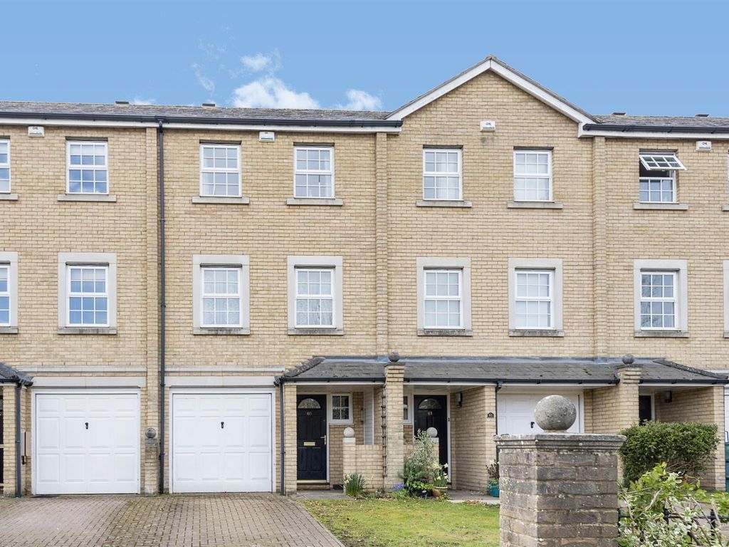 3 bed town house for sale in Mandelbrote Drive, Littlemore, Oxford OX4