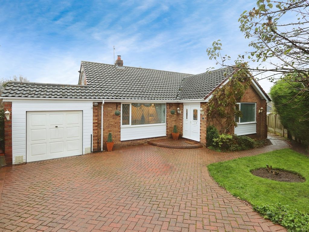 4 bed detached bungalow for sale in Merlin Close, Birdwell, Barnsley