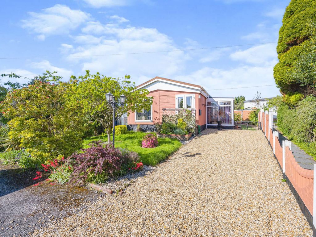 1 bed property for sale in North Front, Halsnead Park, Prescot, Merseyside L35 Zoopla