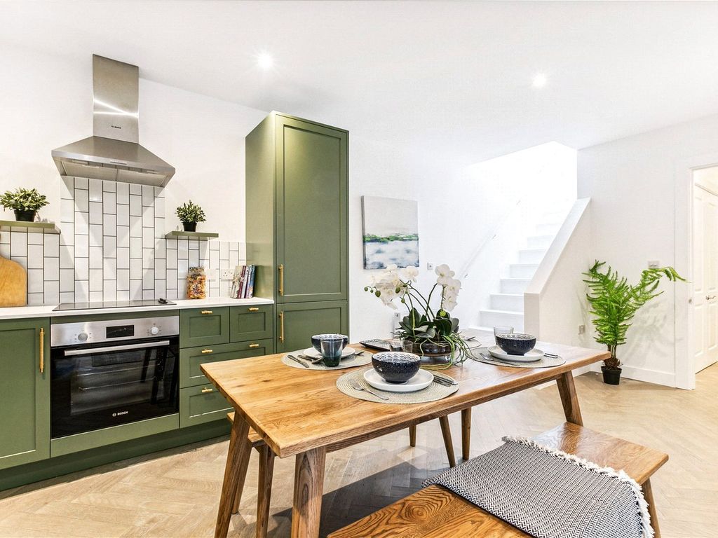 New home, 2 bed flat for sale in Greyhound Lane, London SW16, £600,000