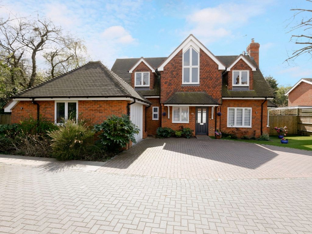 4 bed detached house to rent in Cedar Grove, Amersham HP7, £3,950 pcm
