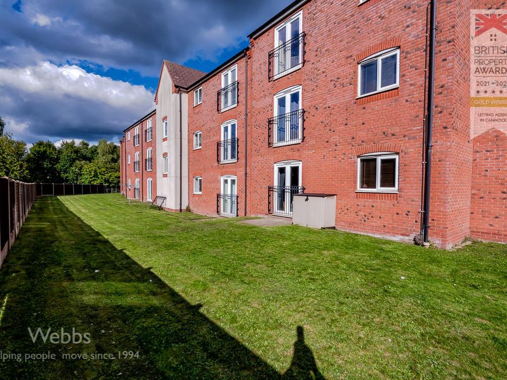3 bed flat to rent in Hobby Way, Heath Hayes, Cannock WS11, £795 pcm