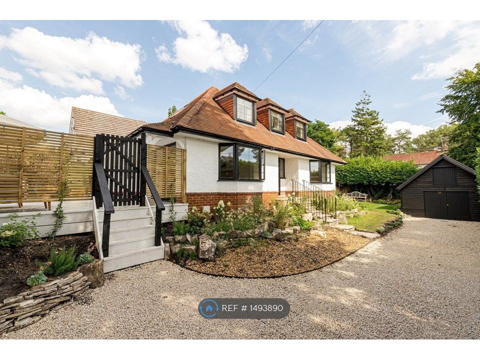 2 bed detached house to rent in Frankland Crescent, Poole BH14 Zoopla