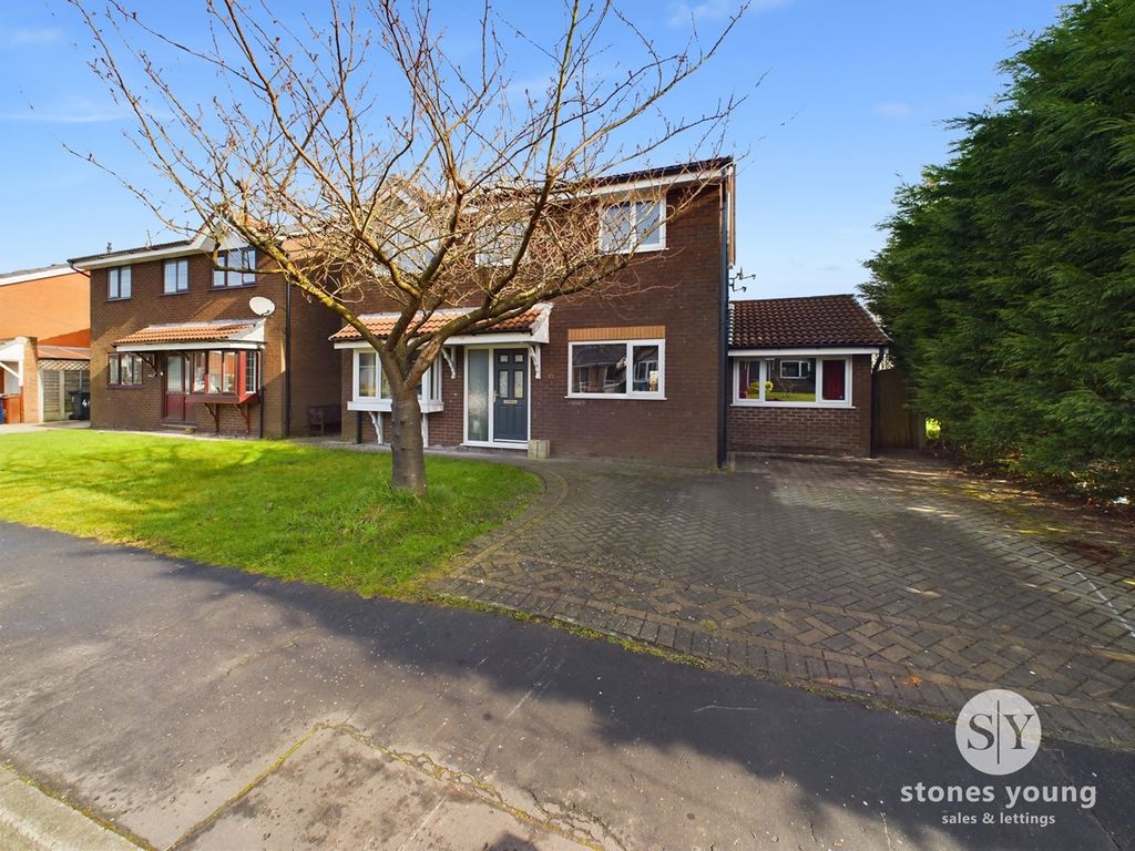 3 bed detached house for sale in Plantation Road, Blackburn BB2, £