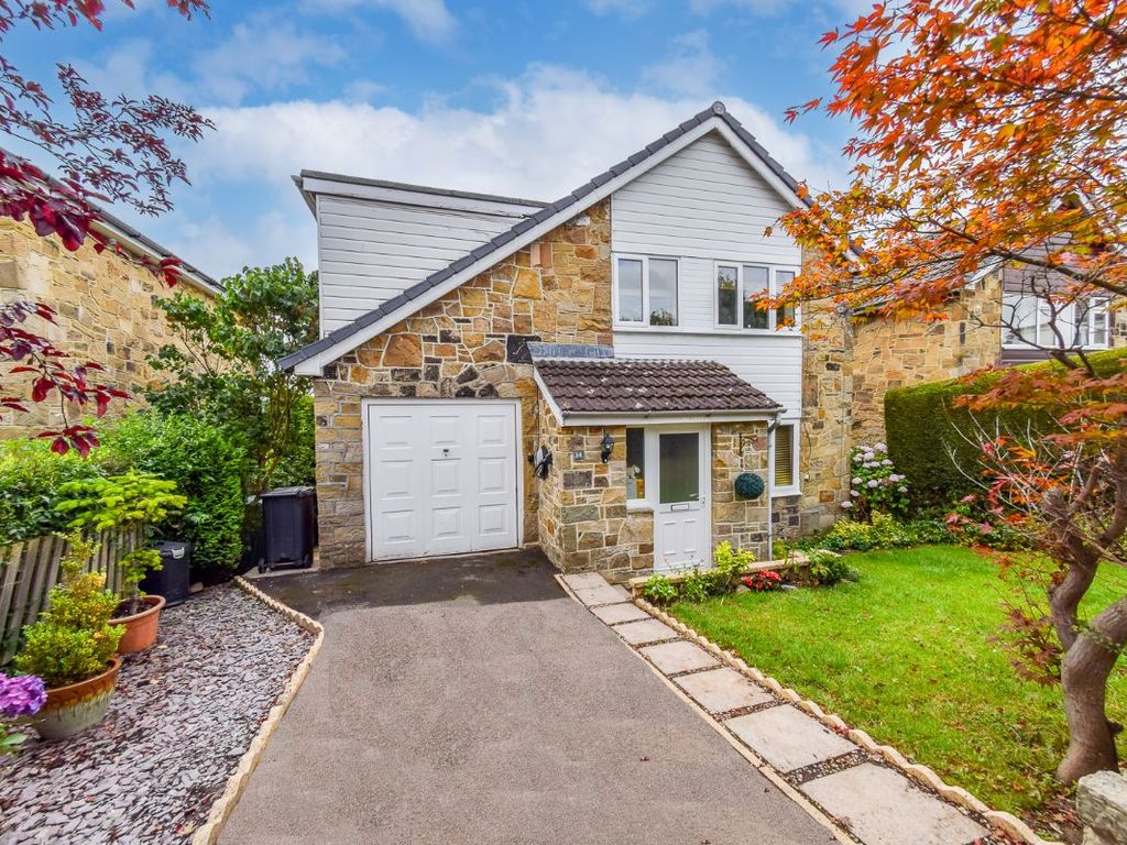 4 bed detached house for sale in Savile Close, Clifton, Brighouse HD6