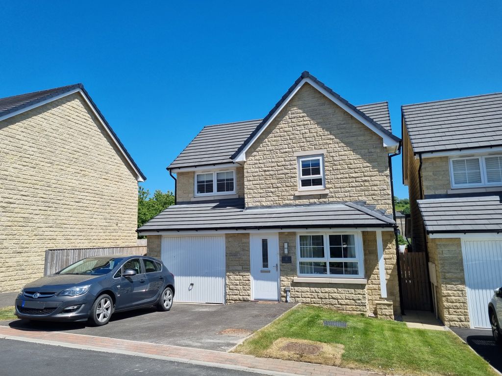 3 bed detached house for sale in Graham Shaw Way, Golcar, Huddersfield