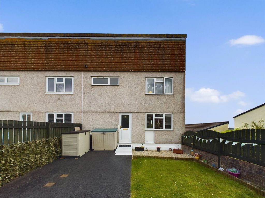 3 bed end terrace house for sale in Wallace Road, Bodmin PL31, £185,000