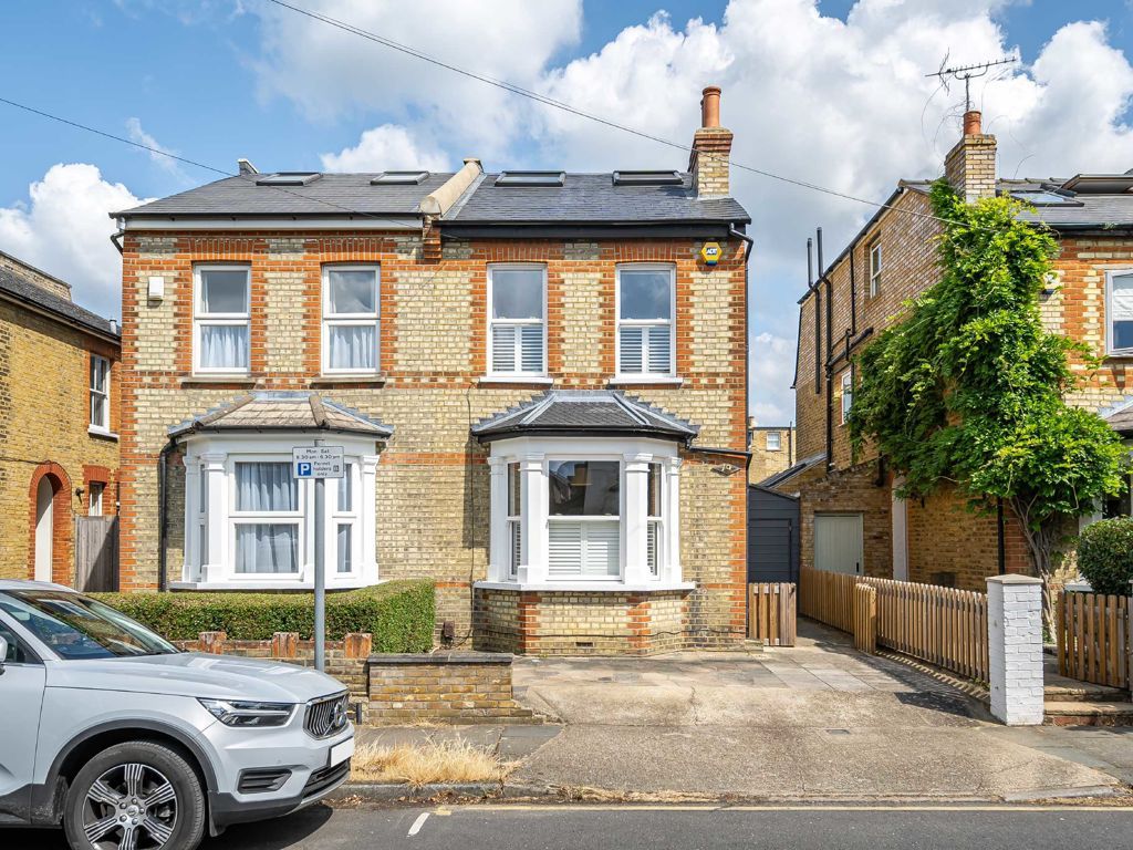 5 bed semidetached house for sale in Beresford Road, Kingston Upon