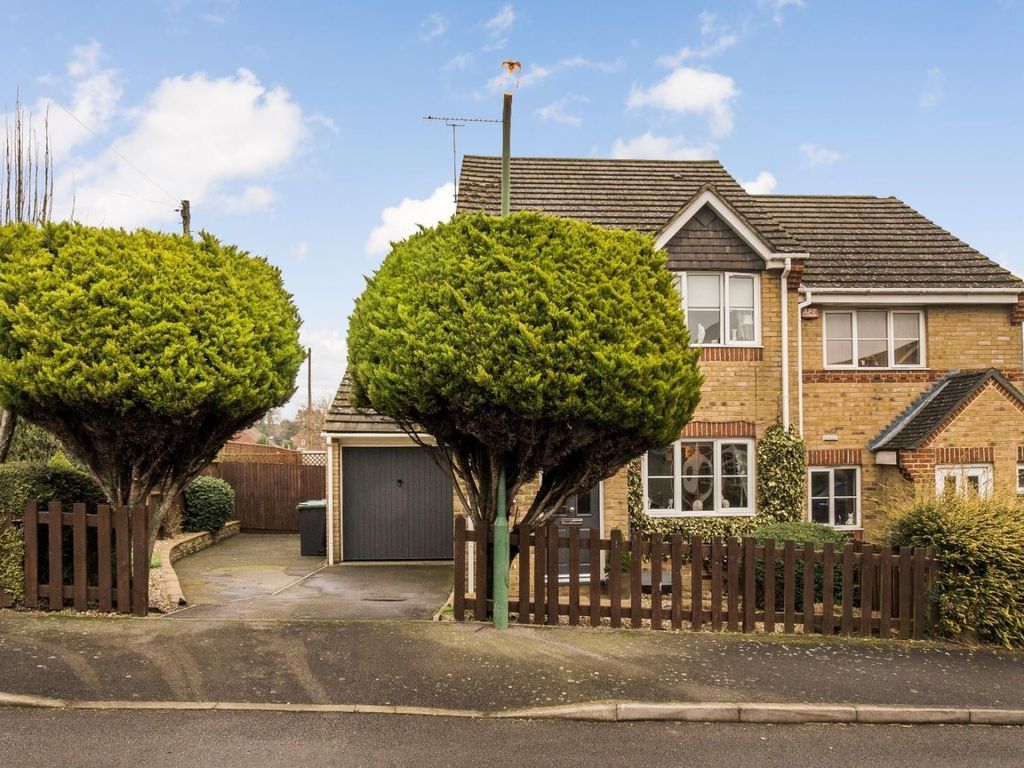 3 bed semidetached house for sale in Broadlands, Sturry, Canterbury