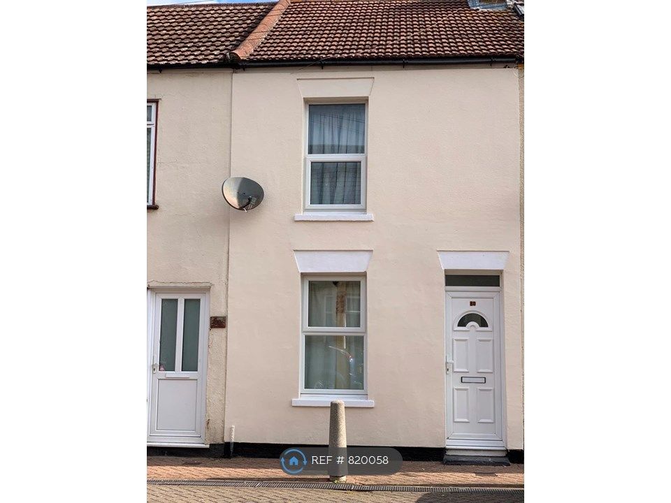 2 bed terraced house to rent in Unity Street, Sheerness ME12, £1,050