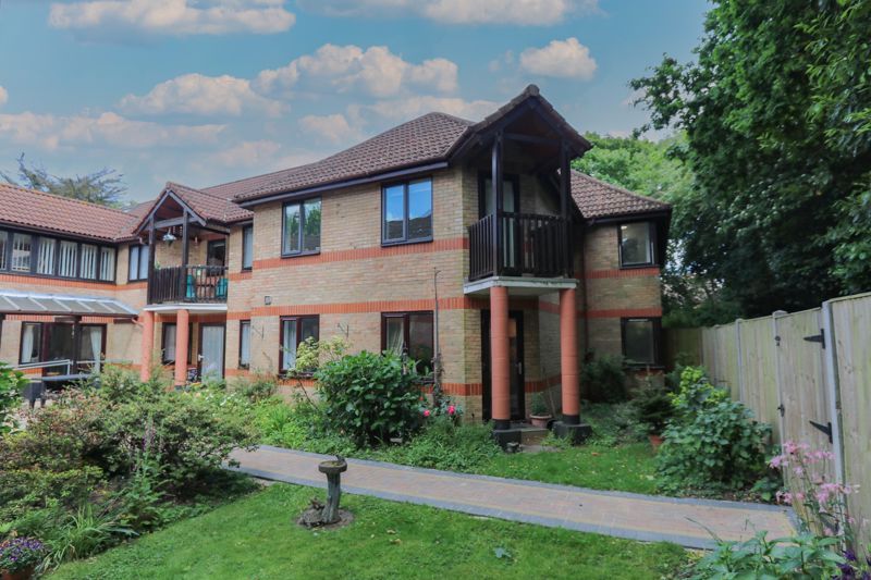 1 bed property for sale in Linden Court, Park Gate, Southampton SO31