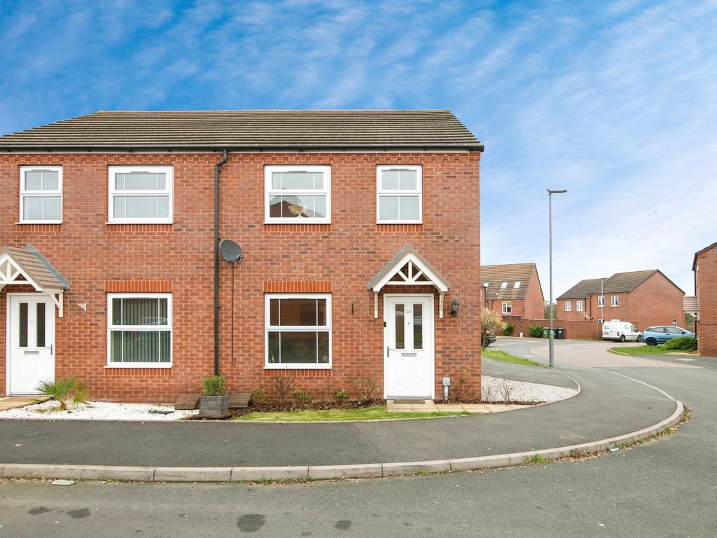 3 bed semidetached house for sale in Kemble Street, Redditch B98, £