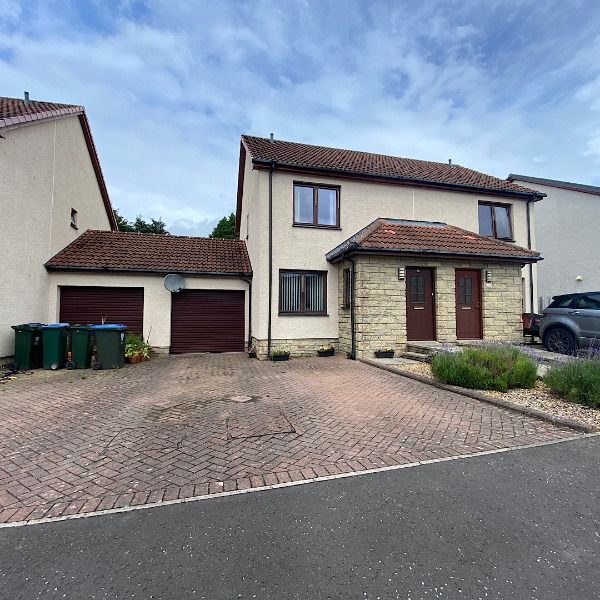 3 bed semidetached house to rent in Provost Mains,
