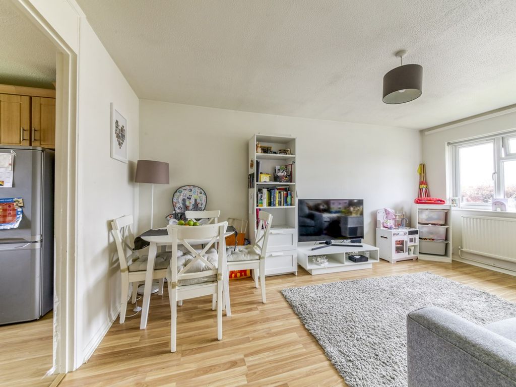 2 bed flat for sale in London Road, Mitcham Junction, Mitcham CR4 Zoopla