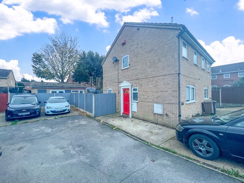 Skua Close Luton LU4  