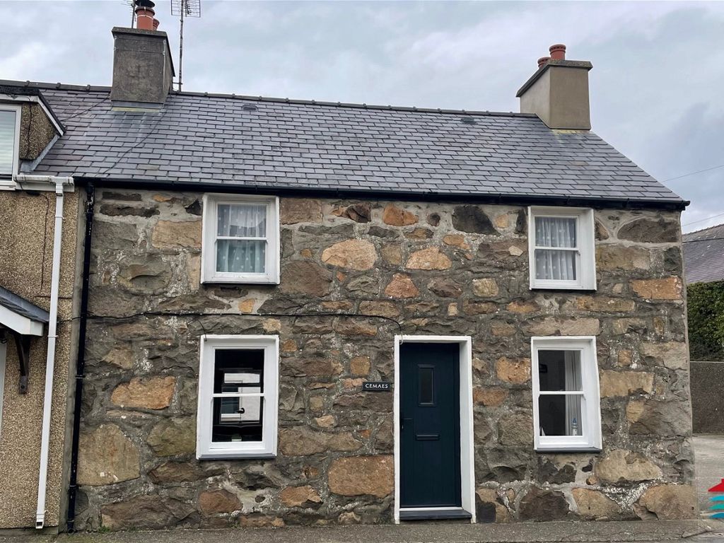 3 bed semidetached house for sale in Y Groes, Nefyn, Pwllheli LL53