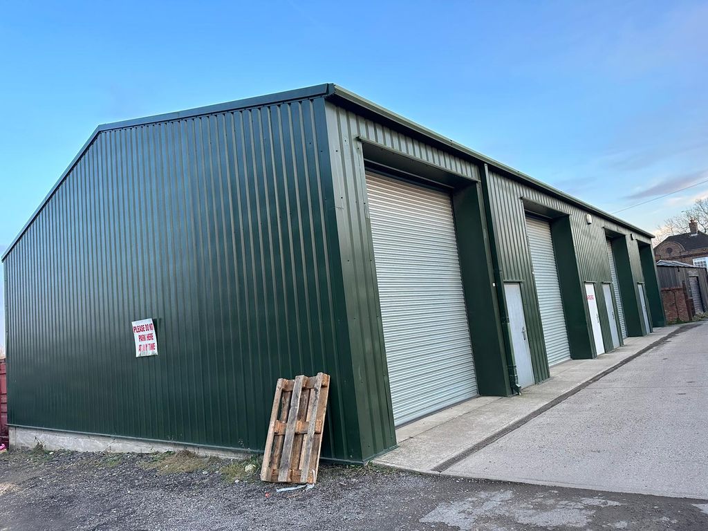 Warehouse to let in Northaw Road West, Potters Bar EN6, £20,400 pa Zoopla