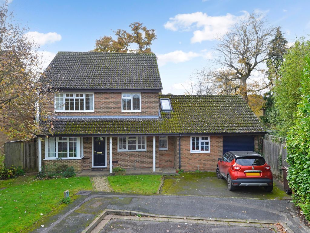 4 bed detached house for sale in Godalming, Surrey GU7, £850,000 Zoopla