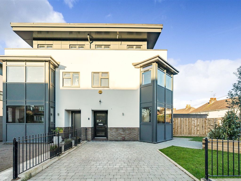 4 bed semidetached house for sale in Hewlett Road, Cheltenham GL52, £