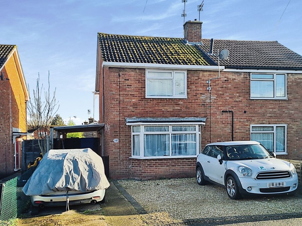 2 bed semidetached house for sale in Chantry Road, Aylesbury HP19 Zoopla