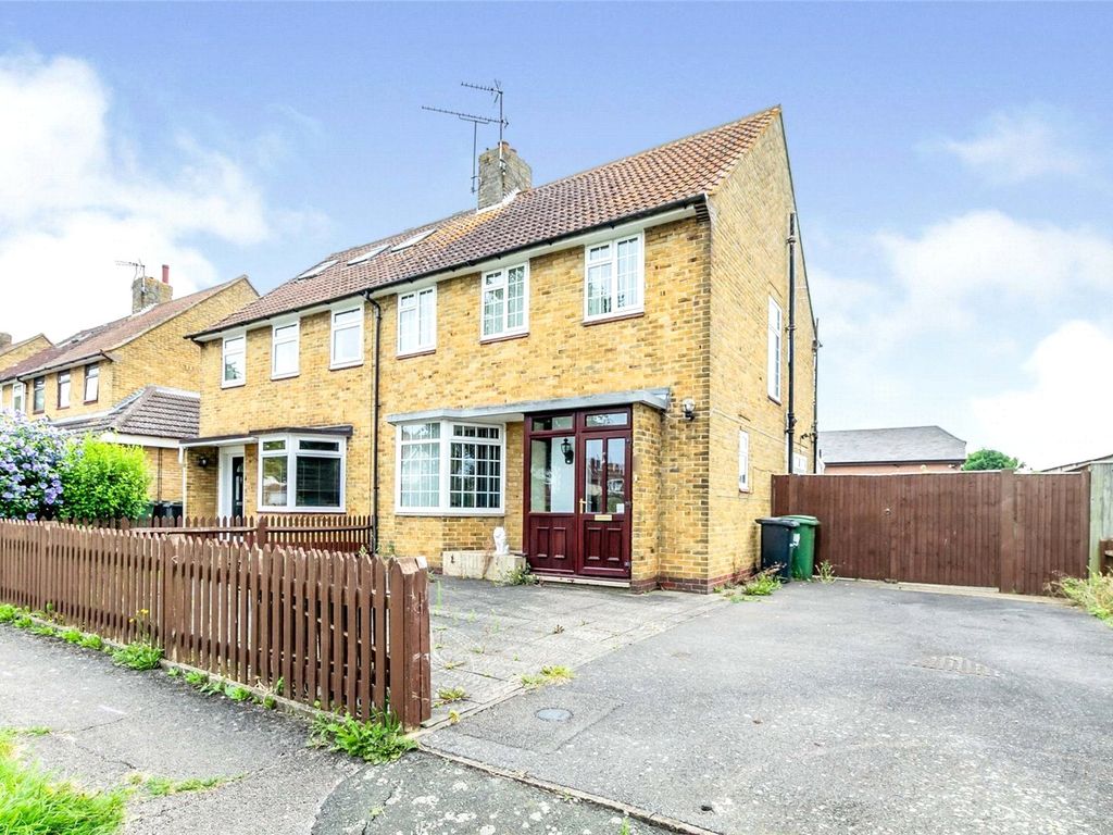 3 bed semidetached house for sale in Park Avenue, Maidstone, Kent ME14