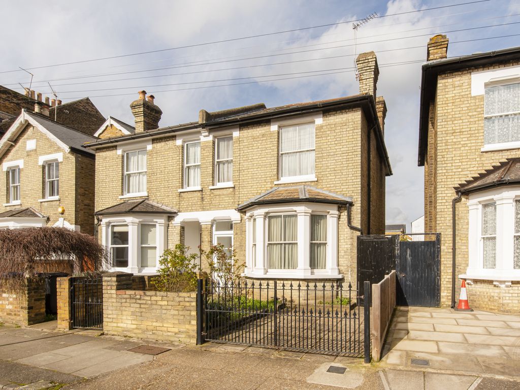 3 bed semidetached house for sale in Richmond Park Road, Kingston Upon