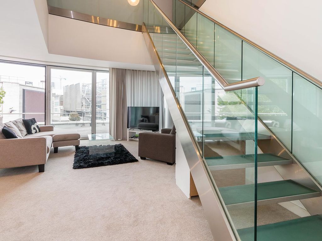 Rotunda, New Street B2  