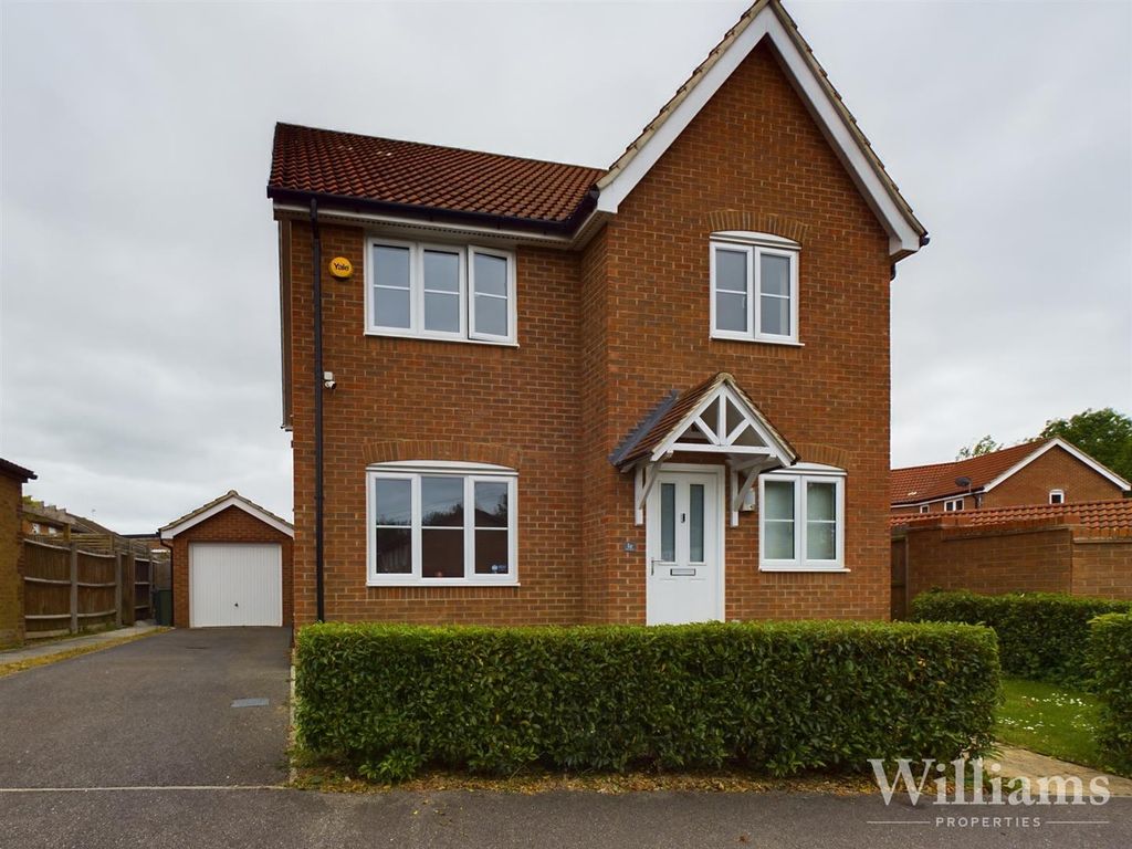 4 bed detached house for sale in Oat Close, Hartwell, Aylesbury HP21