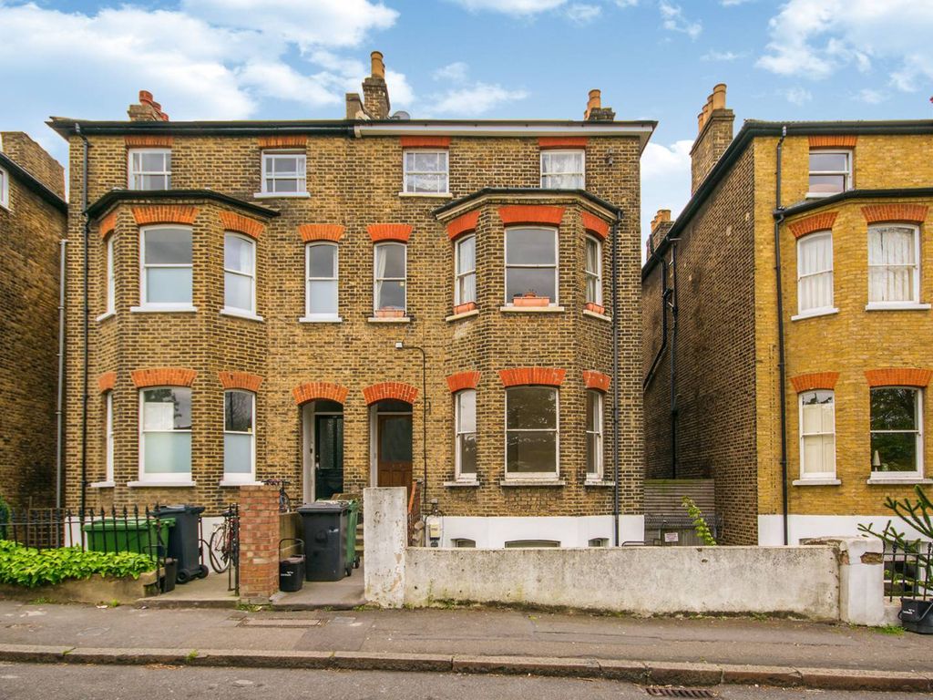 1 bed flat to rent in Avenue Park Road, Tulse Hill, London SE27, £1,650